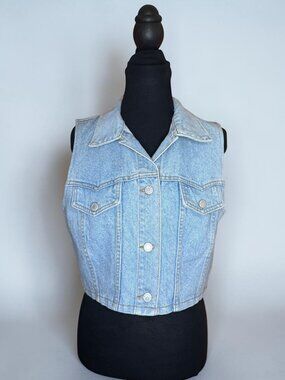 Photo Women’s Light Wash Denim Vest  (1222)
